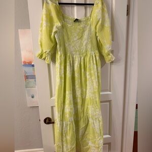 NWOT MARKS AND SPENCER lime green and white midi dress with puff sleeve ( lined)
